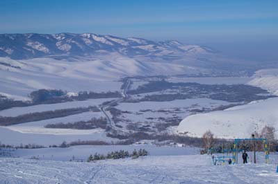 С вершины на село Алтайское. «Давегор». (© Stanislaff A Airwave || panoramio.com)