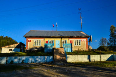 Администрация в селе Бийка. (© Привалов Андрей || WelcometoAltai.ru)