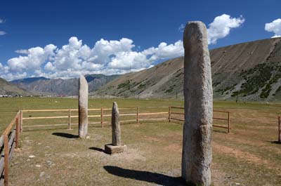 Каменные Стелы возле села Иня. (© MrAvante22 || panoramio.com)