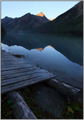 Утро на Кучерлинском озере. (© SnaggyWolf || mountain.35photo.ru)
