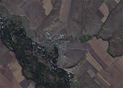 Село Харлово со спутника. Отчетливо видно кратер. (© maps.yandex.ru)