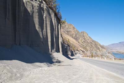 Песчаник над Чуйским трактом. (© Evgeny Katancev || panoramio.com)