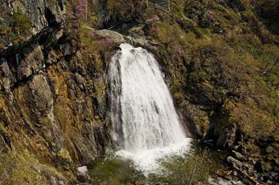 Водопад Корбу. (© VGORAH || panoramio.com)