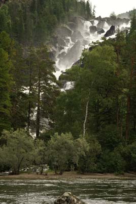 Водопад Учар. (© Tonelesap || panoramio.com)